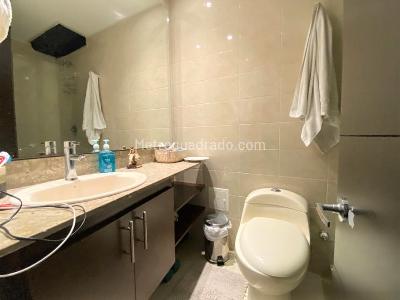 Apartamento de 3 alcobas en venta en Gratamira Colina Campestre, Bogotá, 190 m² · foto 18 de 20