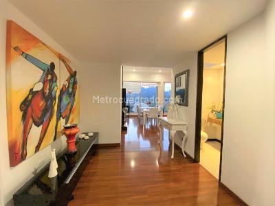 Apartamento de 3 alcobas en venta en Gratamira Colina Campestre, Bogotá, 190 m² · foto 2 de 20