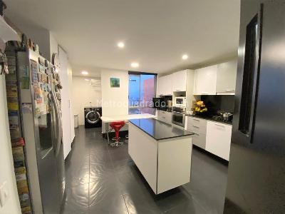 Apartamento de 3 alcobas en venta en Gratamira Colina Campestre, Bogotá, 190 m² · foto 4 de 20