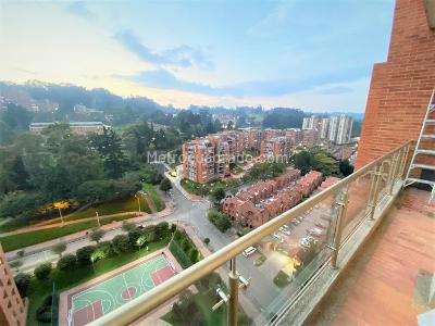 Apartamento de 3 alcobas en venta en Gratamira Colina Campestre, Bogotá, 190 m² · foto 9 de 20