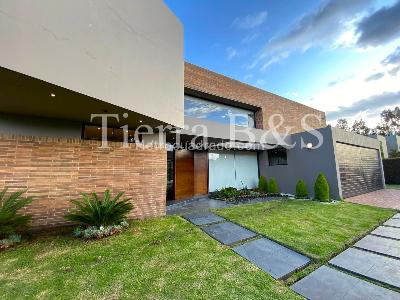 Casa de 4 alcobas en venta en Guaymaral, Bogotá, 1400 m² · foto 2 de 20