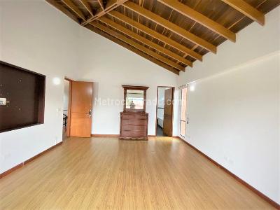 Casa de 5 alcobas en venta en San Jose De Bavaria, Bogotá, 520 m² · foto 16 de 20