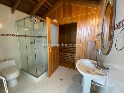 Casa de 5 alcobas en venta en San Jose De Bavaria, Bogotá, 520 m² · foto 19 de 20