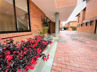 Casa de 5 alcobas en venta en San Jose De Bavaria, Bogotá, 800 m² · foto 4 de 20