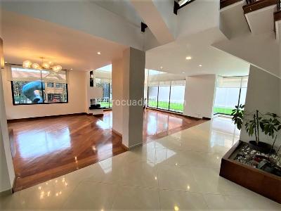 Casa de 5 alcobas en venta en San Jose De Bavaria, Bogotá, 800 m² · foto 8 de 20