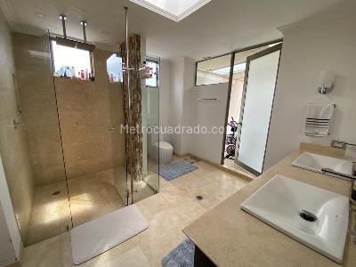 Casa de 3 alcobas en venta en San Jose De Bavaria, Bogotá, 800 m² · foto 18 de 20