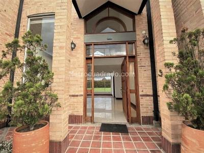 Casa de 4 alcobas en venta en San Simon Guaymaral, Bogotá, 1400 m² · foto 5 de 20