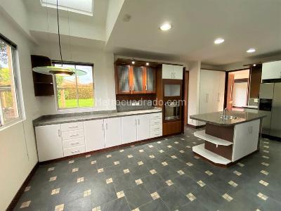 Casa de 4 alcobas en venta en San Simon Guaymaral, Bogotá, 1400 m² · foto 10 de 20