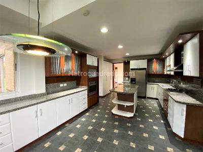 Casa de 4 alcobas en venta en San Simon Guaymaral, Bogotá, 1400 m² · foto 11 de 20