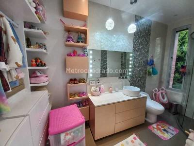 Casa de 4 alcobas en venta en San Simon, Bogotá, 1838 m² · foto 10 de 20