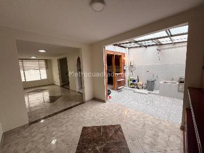 Casa de 4 alcobas en venta en Santa Helena De Baviera, Bogotá, 136 m² · foto 10 de 20