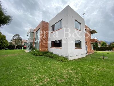 Casa de 4 alcobas en venta en San Simon, Bogotá, 1655 m² · foto 8 de 19