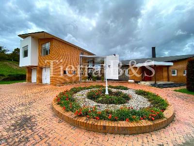 Casa de 5 alcobas en venta en Bosques De San Jorge Ii, Bogotá · foto 2 de 20