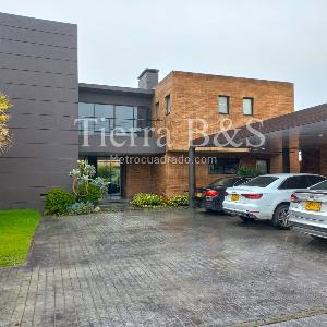 Casa de 4 alcobas en venta en Hacienda San Simon, Bogotá, 1560 m² · foto 2 de 20