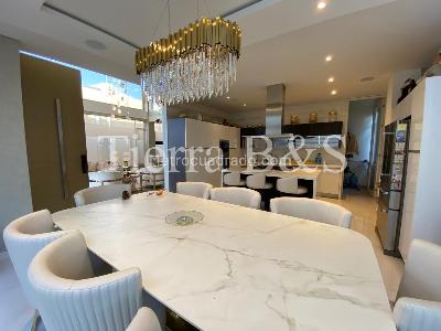 Casa de 4 alcobas en venta en San Jose De Bavaria, Bogotá, 600 m² · foto 3 de 20