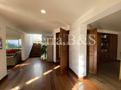 Casa de 4 alcobas en venta en San Jose De Bavaria, Bogotá, 630 m² · foto 3 de 20
