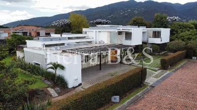 Casa de 4 alcobas en venta en Hacienda San Simon, Bogotá, 599 m² · foto 3 de 13