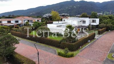 Casa de 4 alcobas en venta en Hacienda San Simon, Bogotá, 599 m² · foto 7 de 13