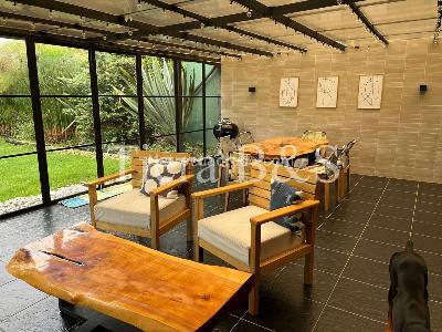 Casa de 4 alcobas en venta en San Jose De Bavaria, Bogotá, 700 m² · foto 2 de 20