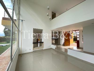 Casa de 4 alcobas en venta en Cota, Bogotá, 370 m² · foto 3 de 20