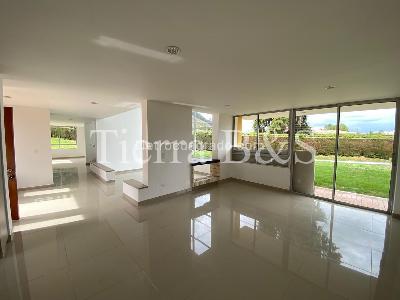 Casa de 4 alcobas en venta en Cota, Bogotá, 370 m² · foto 4 de 20