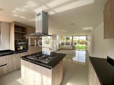 Casa de 4 alcobas en venta en Cota, Bogotá, 370 m² · foto 5 de 20
