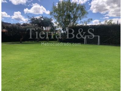 Casa de 4 alcobas en venta en San Jose De Bavaria, Bogotá, 565 m² · foto 3 de 6