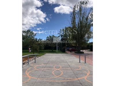 Casa de 4 alcobas en venta en San Jose De Bavaria, Bogotá, 565 m² · foto 4 de 6