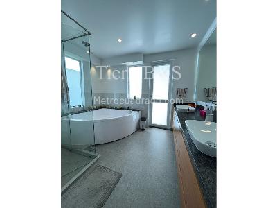Casa de 5 alcobas en venta en Guaymaral, Bogotá, 1450 m² · foto 18 de 20