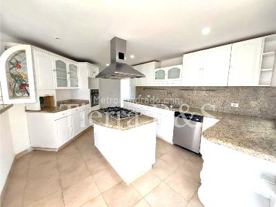 Casa de 3 alcobas en venta en San Jose De Bavaria, Bogotá, 800 m² · foto 7 de 20