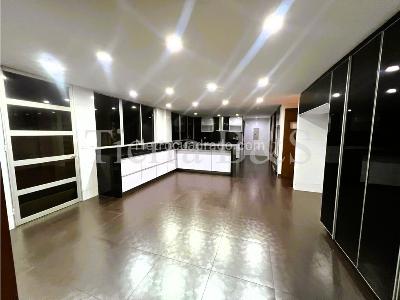 Casa de 4 alcobas en venta en San Jose De Bavaria, Bogotá, 950 m² · foto 6 de 20
