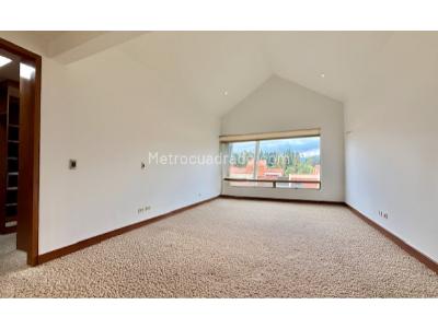 Casa de 4 alcobas en venta en Guaymaral, Bogotá, 1295 m² · foto 11 de 18