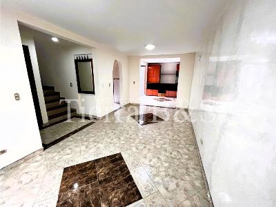 Casa en venta en Mazuren, Bogotá · foto 2 de 16