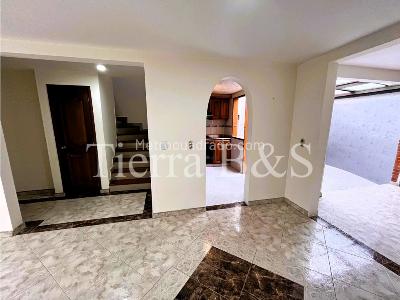 Casa en venta en Mazuren, Bogotá · foto 3 de 16