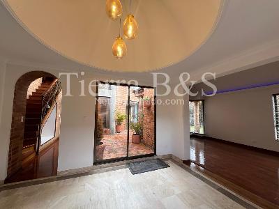 Casa en venta en San Jose De Bavaria, Bogotá · foto 2 de 20