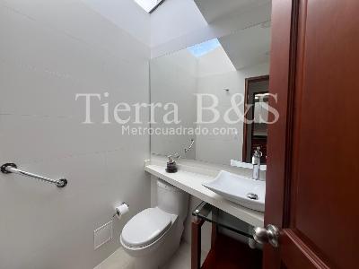 Casa en venta en San Jose De Bavaria, Bogotá · foto 8 de 20