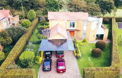 Casa de 4 alcobas en venta en Guaymaral San Simon, Bogotá, 430 m² · foto 2 de 20
