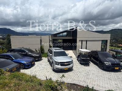 Casa de 3 alcobas en venta en San Simon Guaymaral, Bogotá, 1350 m² · foto 2 de 20