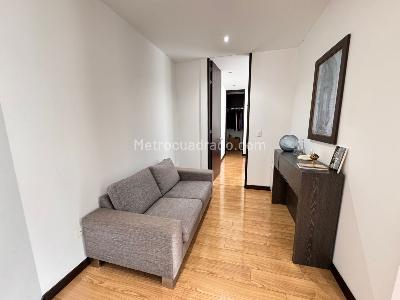 Apartamento en venta en Santa Barbara Occidental, Bogotá · foto 3 de 16