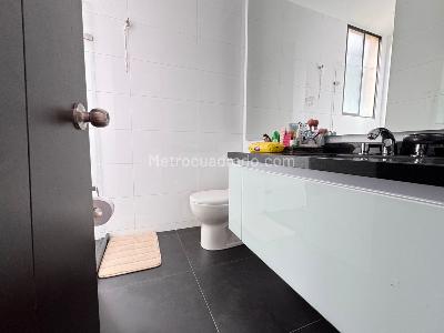 Apartamento en venta en Santa Barbara Occidental, Bogotá · foto 5 de 16