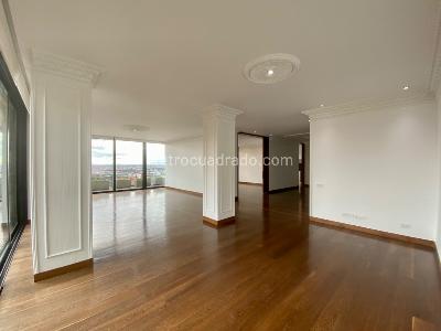 Apartamento de 4 alcobas en venta en Refugio Rosales, Bogotá, 436 m² · foto 3 de 20