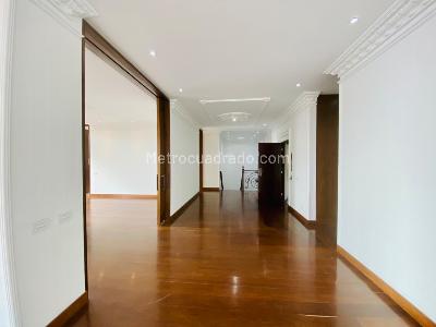 Apartamento de 4 alcobas en venta en Refugio Rosales, Bogotá, 436 m² · foto 6 de 20