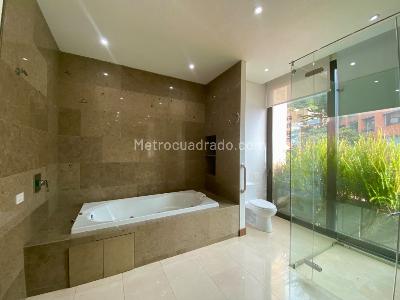 Apartamento de 4 alcobas en venta en Refugio Rosales, Bogotá, 436 m² · foto 16 de 20