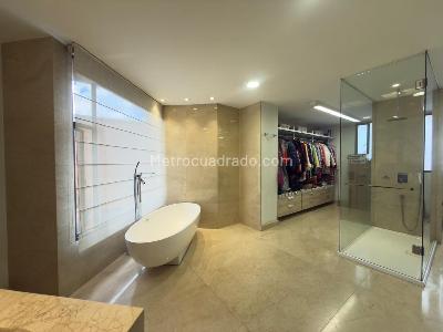 Apartamento de 3 alcobas en venta en Chico Norte Iii, Bogotá, 418 m² · foto 8 de 17
