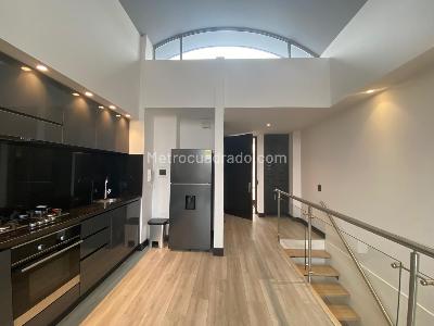 Apartamento de 2 alcobas en arriendo en San Patricio Santa Barbara, Bogotá, 92 m² · foto 4 de 11