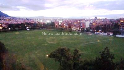 Apartamento de 4 alcobas en venta en Prados Del Country Usaquen, Bogotá, 380 m² · foto 3 de 20
