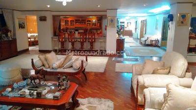 Apartamento de 4 alcobas en venta en Prados Del Country Usaquen, Bogotá, 380 m² · foto 4 de 20