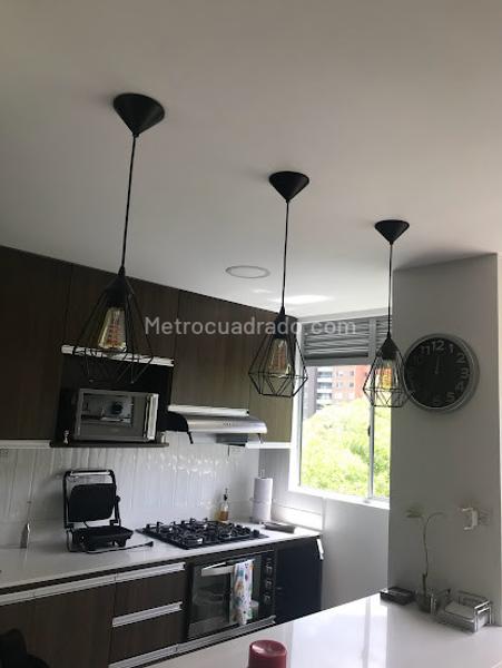 Acogedor apartamento de 3 alcobas con vista abierta en Loma Los Mesa - 4