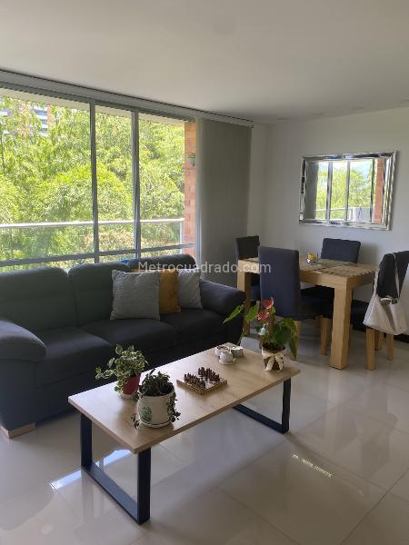 Acogedor apartamento de 3 alcobas con vista abierta en Loma Los Mesa - 9