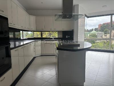 Apartamento de 4 alcobas en venta en Santa Barbara Alta, Bogotá, 322 m² · foto 6 de 20